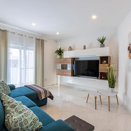 H2 -Modern And Spacious 3 Bedroom Apartment San Ġwann Exteriör bild